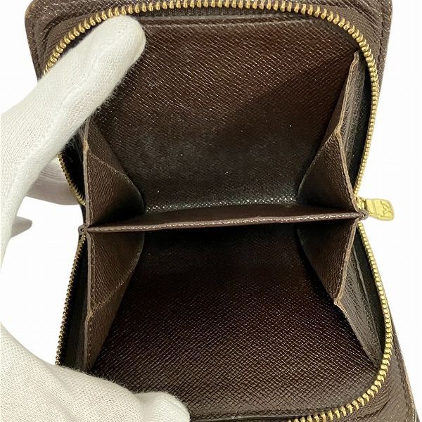 2つ折り財布