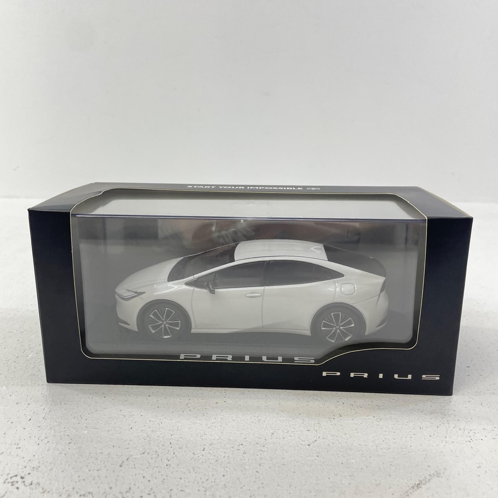 【尾張小牧店】 中古 トヨタ カラーサンプル プラチナホワイトパールマイカ 【727】 尾張小牧店】 中古 トヨタ カラーサンプル プラチナホワイト
