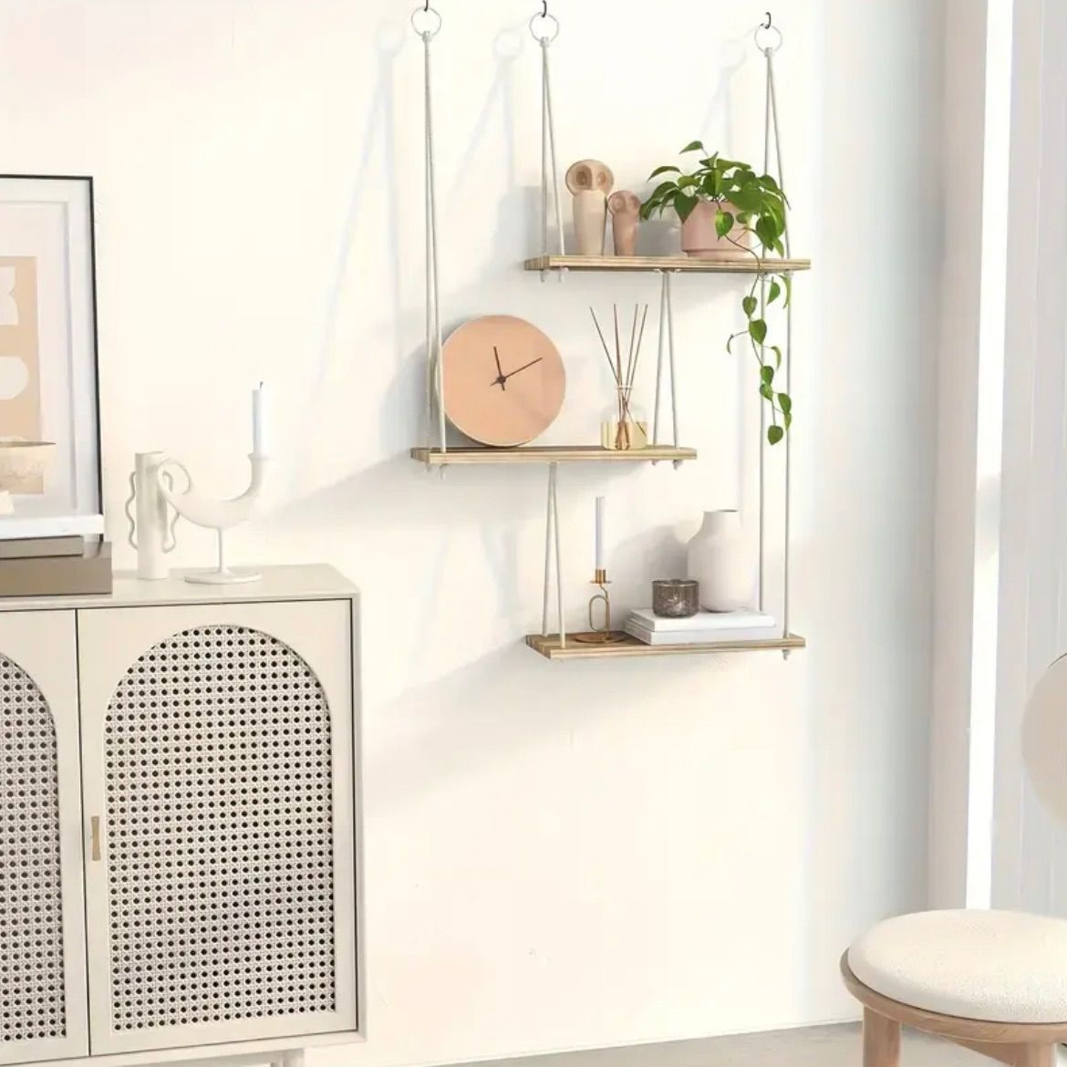 収納 ラック 吊り下げ式 おしゃれ 北欧 ボヘミアンスタイル 三層構造 壁掛け収納 ホームデコレーション用 室内装飾バスケット リビング バスルーム キッチン オフィス ベッドルーム対応 木製デザイン ナチュラル素材 整理整頓用ラック 飾り棚 茶系 ブラウン