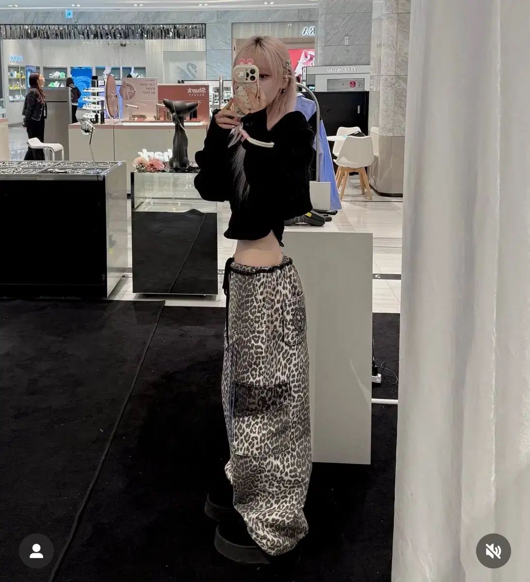 デニムリメイク 2wayトート｜スカル×薔薇刺繍・ポケットたくさん・底鋲