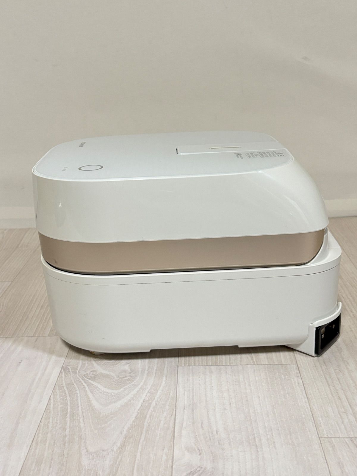 儚げスタイリッシュ TOSHIBA 東芝 IHジャー 炊飯器 RC-4ZWJ 0.45L グランホワイト