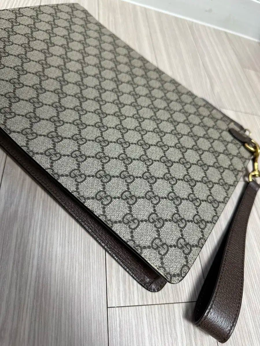 GUCCI グッチ
