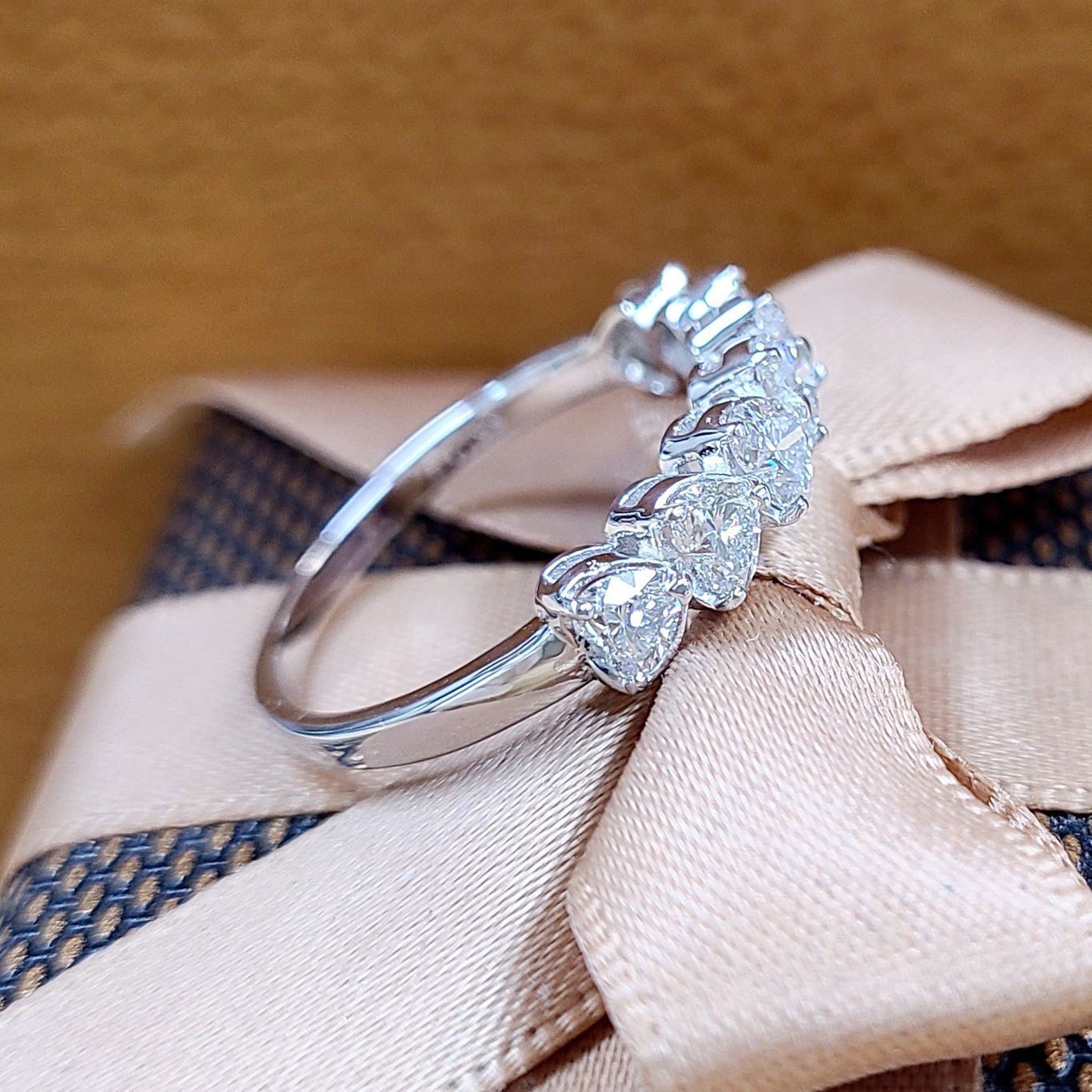 大人気！ハートシェイプ 計1ct ダイヤモンド K18 ハーフエタニティ 
