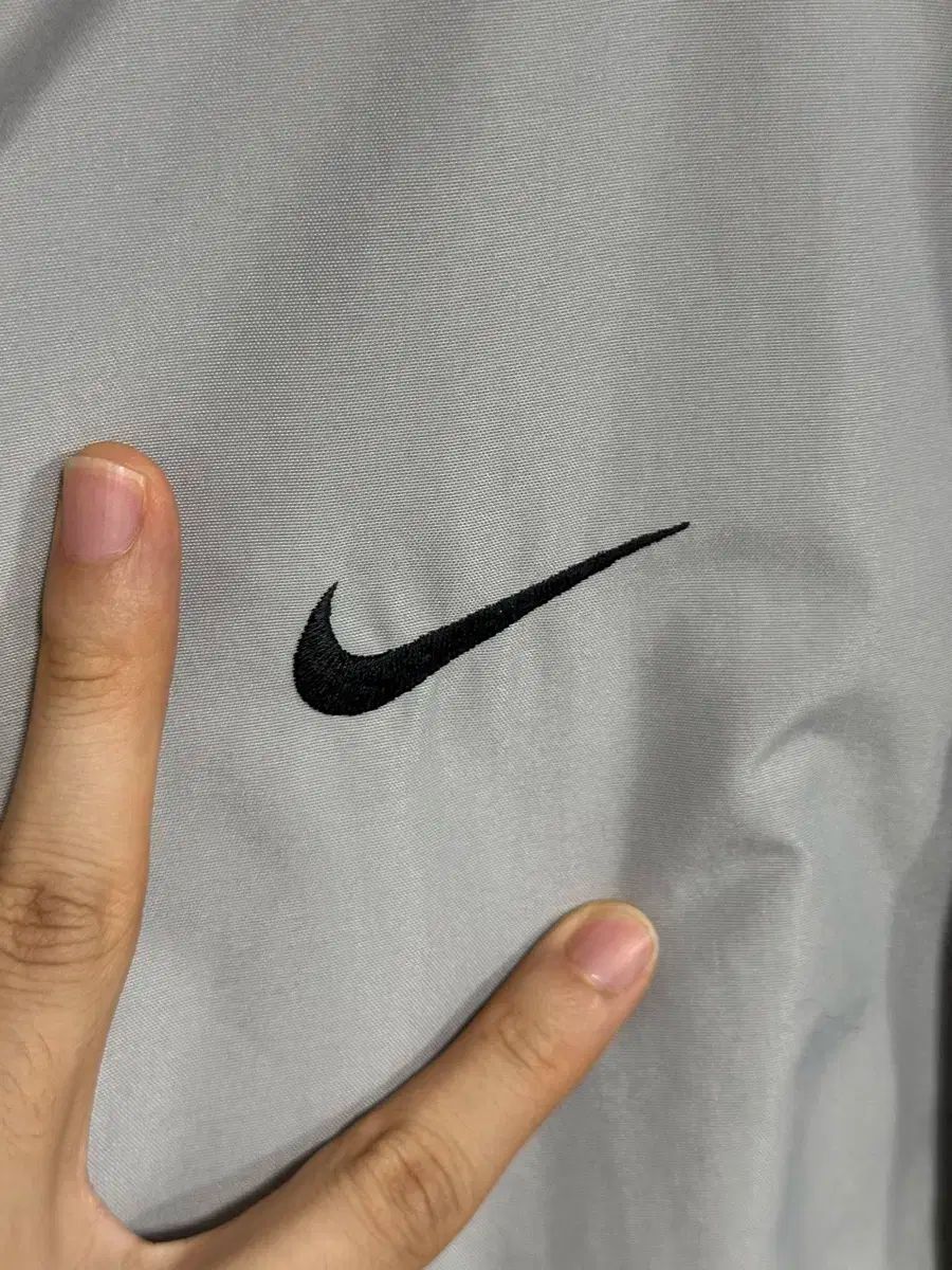 ウィンドブレーカー