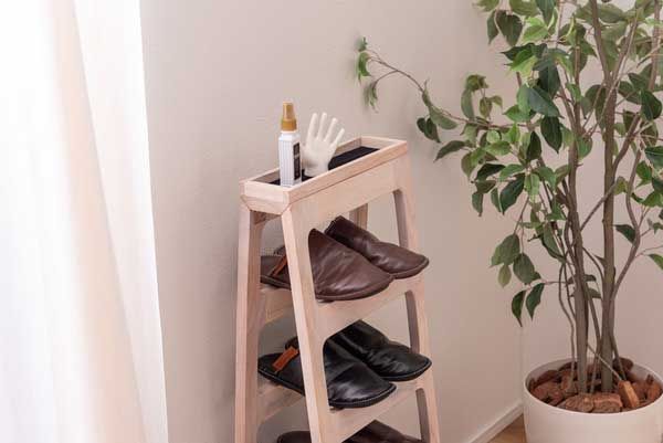 の折りたたみ式シューズラック ４段