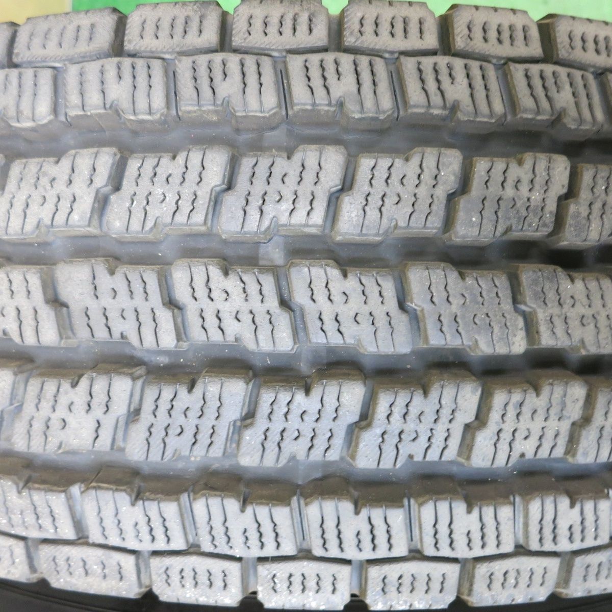 バリ溝 21年 9.5分 ハイエース 等 スタッドレス 195 80R15 107 105L ヨコハマ アイスガード iG91 ROADMAX MiD 15インチ PCD139.7 6H 5092510HAス TRITUETUBI_COM