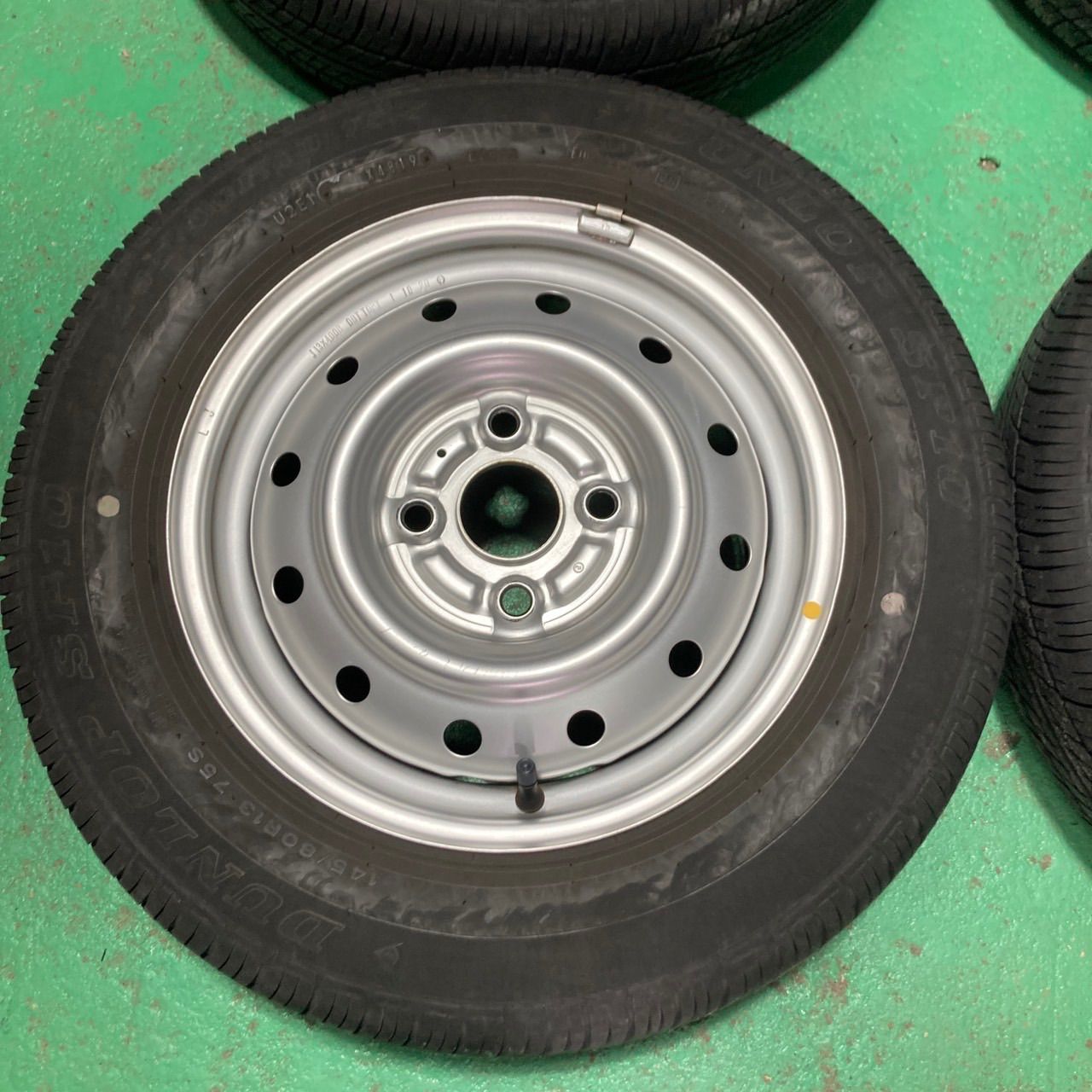 145/80R13 75Q ダンロップタイヤ　スチールホイール4本セット 145/80R13 75Q ダンロップタイヤ スチールホイール4本セット