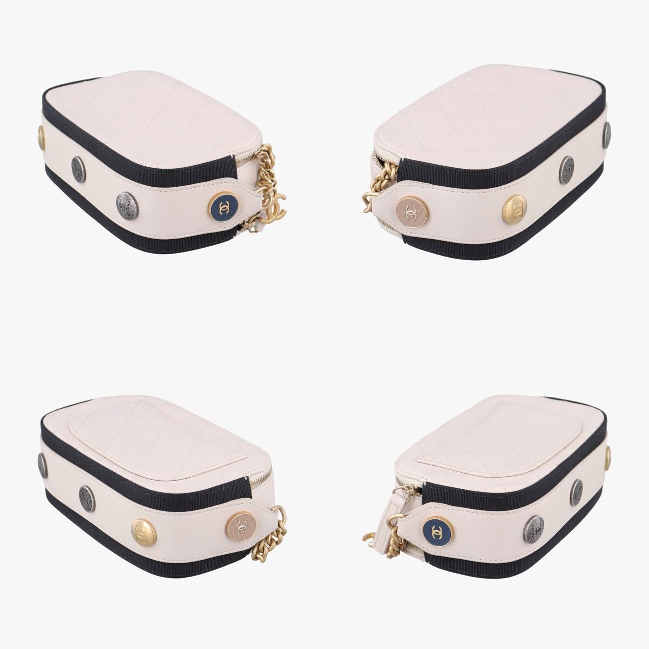 シャネルChanelボタンアップダブルジップカメラ ピンキッシュベージュ