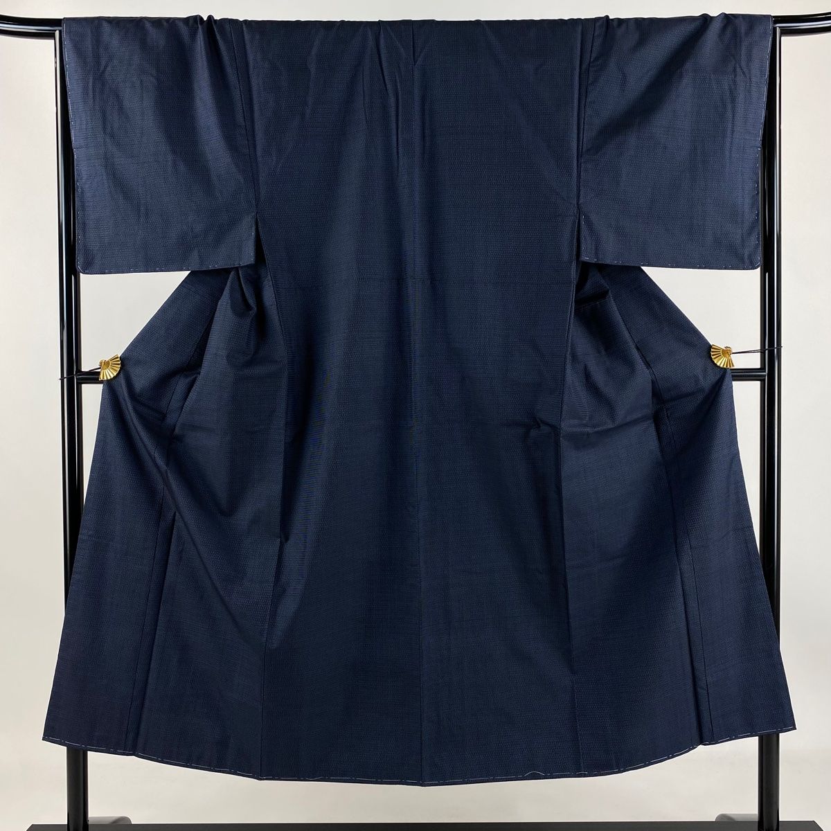b1980 大島紬 証書付 アンサンブル.015wt 男着物 身丈145.5cm 裄 b1980 大島紬 証書付 アンサンブル.015wt 男着物 身丈145.5cm 裄