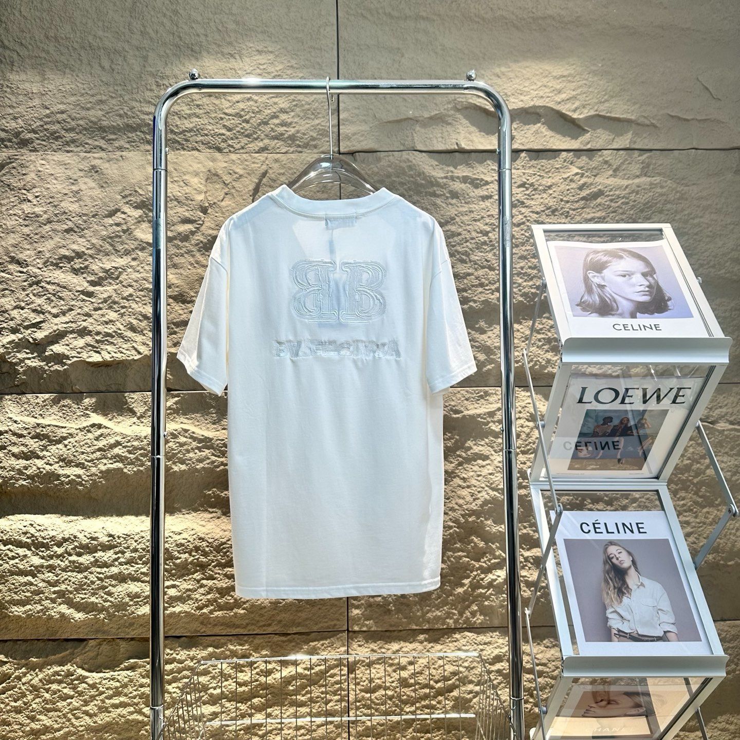 ロゴ刺繍ラウンドネック半袖Tシャツ