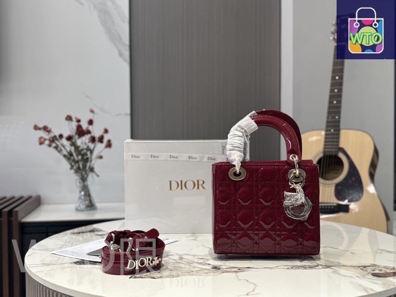 今日WTO】Dior ディオール 四格レディーディオールバッグ 漆皮