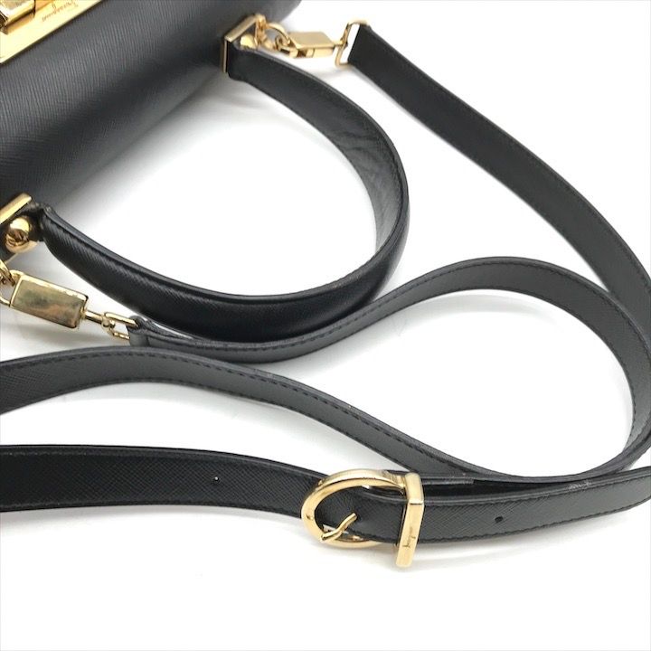 美品 Ferragamo フェラガモ ガンチーニ レザー 2WAY 斜め掛け ハンド ショルダー バッグ ブラック k3616 美品 Ferragamo フェラガモ ガンチーニ レザー 2WAY 斜め掛け ハンド