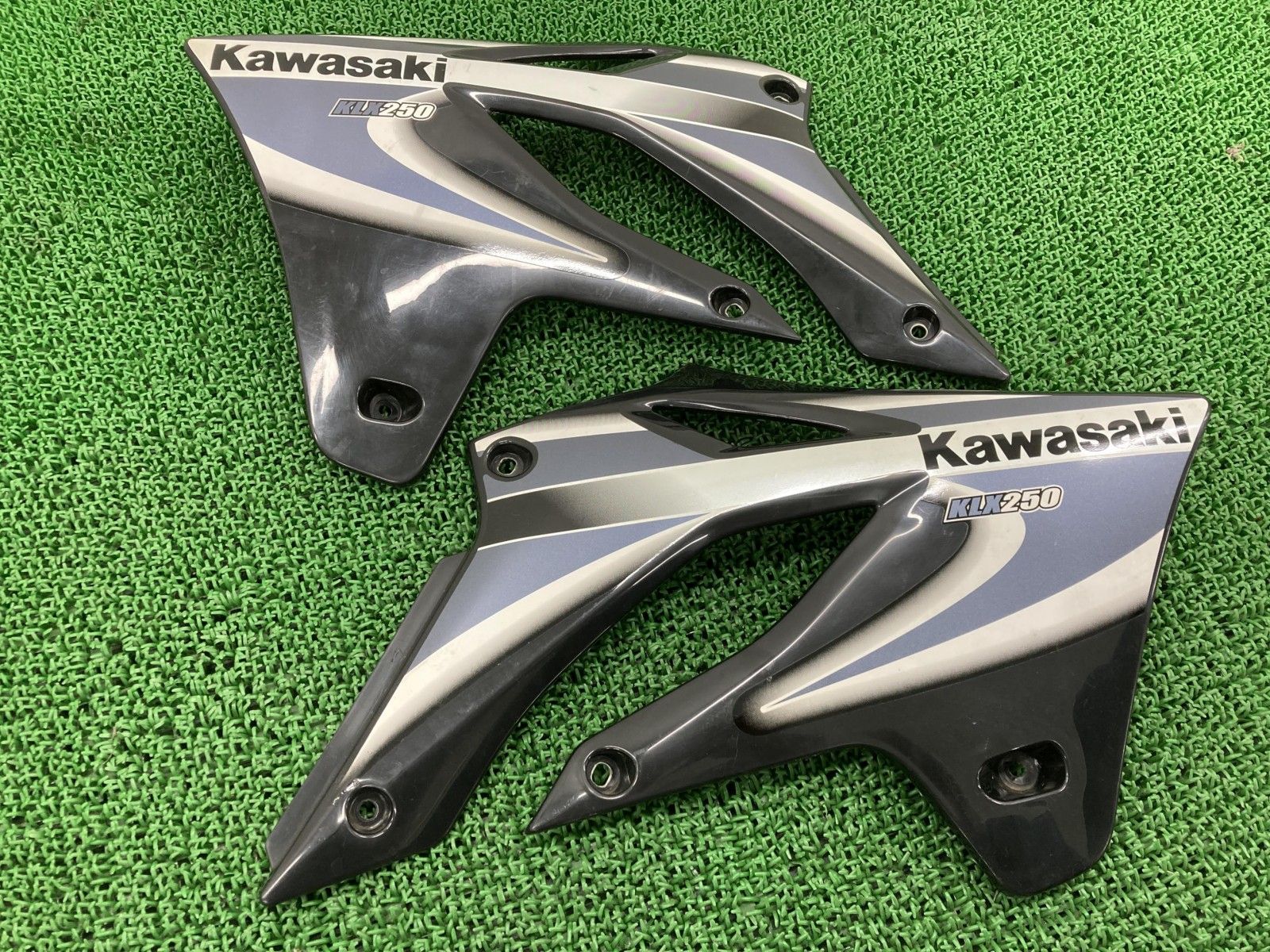中古美品Kawasaki KLX250SR 純正シュラウド 中古美品Kawasaki