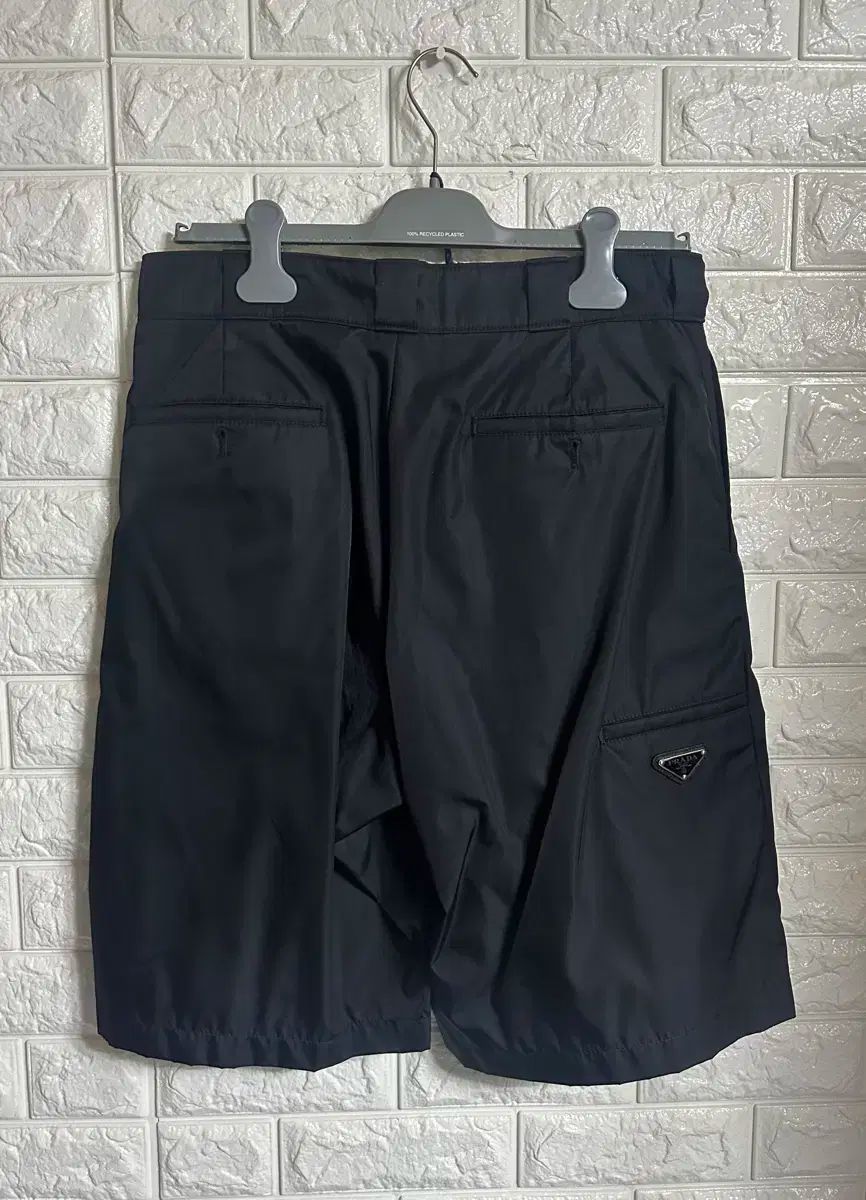 美品⭐️PRADAプラダ リナイロン ギャバジン バミューダ パンツ 黒 ネイビー ヴィンテージウォッシュ ギャバジン パンツ | PRADA