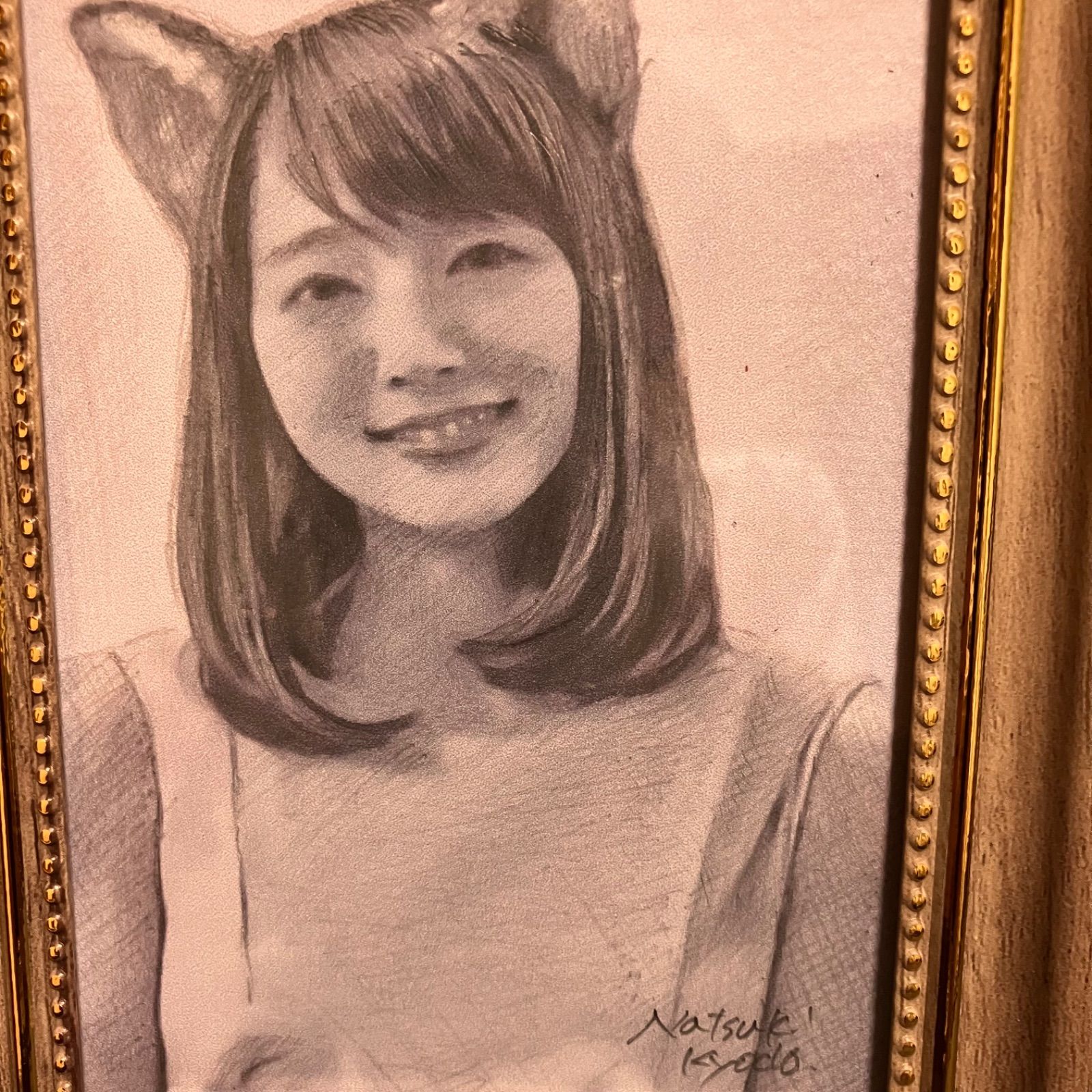 女優画23 額装品 額縁寸法14.2㎝×10.5㎝ 鉛筆 L版です。（ご注意