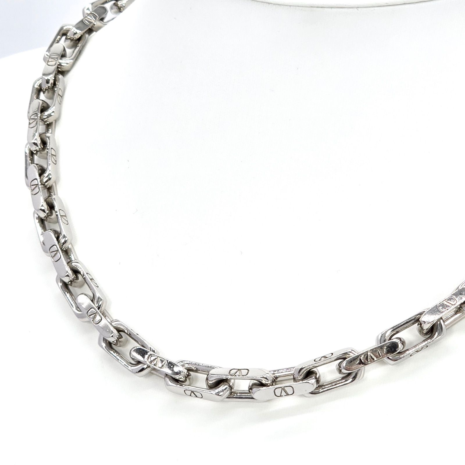 VALENTINO GARAVANI ヴァレンティノ ガラヴァーニ Vロゴ チェーン  