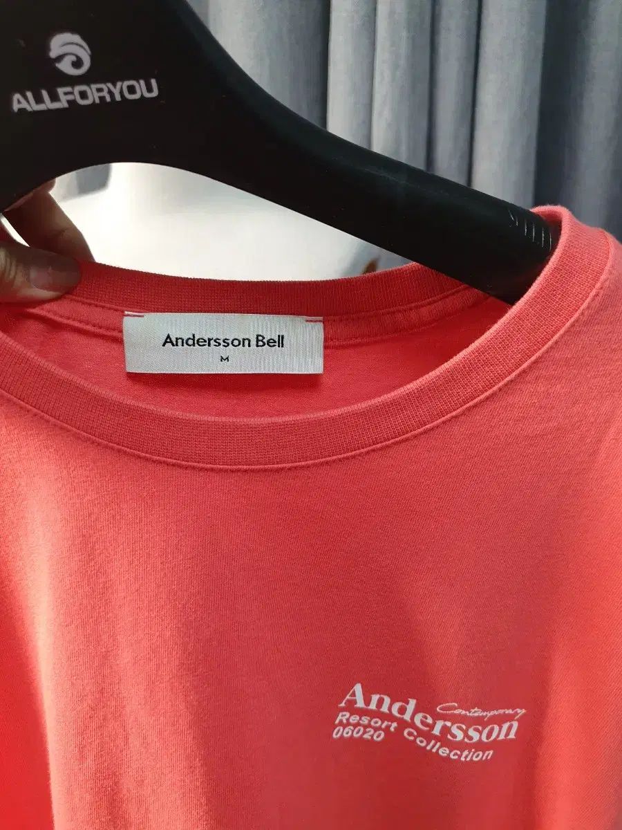★ANDERSSON BELL★ パッチオーバーサイズ半袖Tシャツ UNISEX T-SHIRTS – Andersson Bell