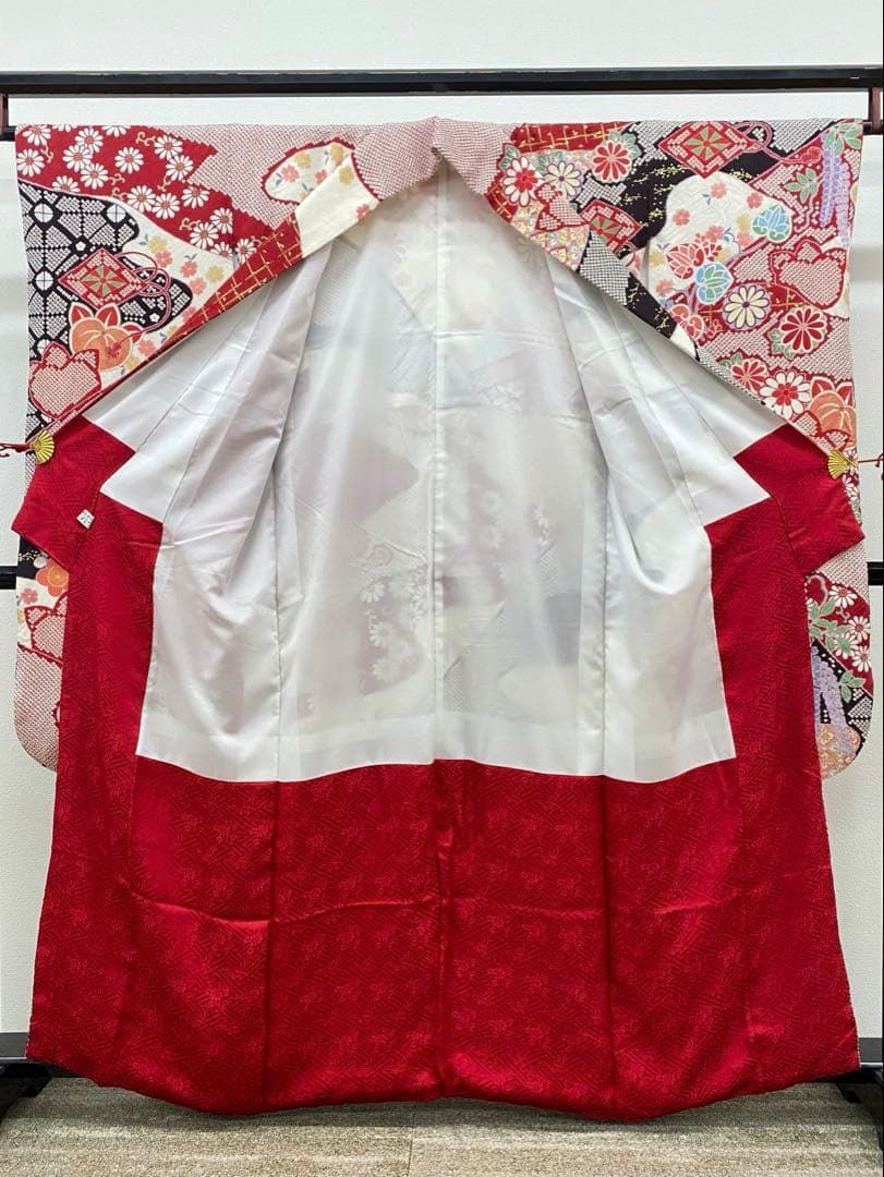 振袖 豪華 相良刺繍 金駒 金彩 紋意匠 染め鹿子 身丈156cm 撥水加工済 振袖 豪華 相良刺繍 金駒 金彩 紋意匠 染め鹿子 身丈156cm 撥水加工済