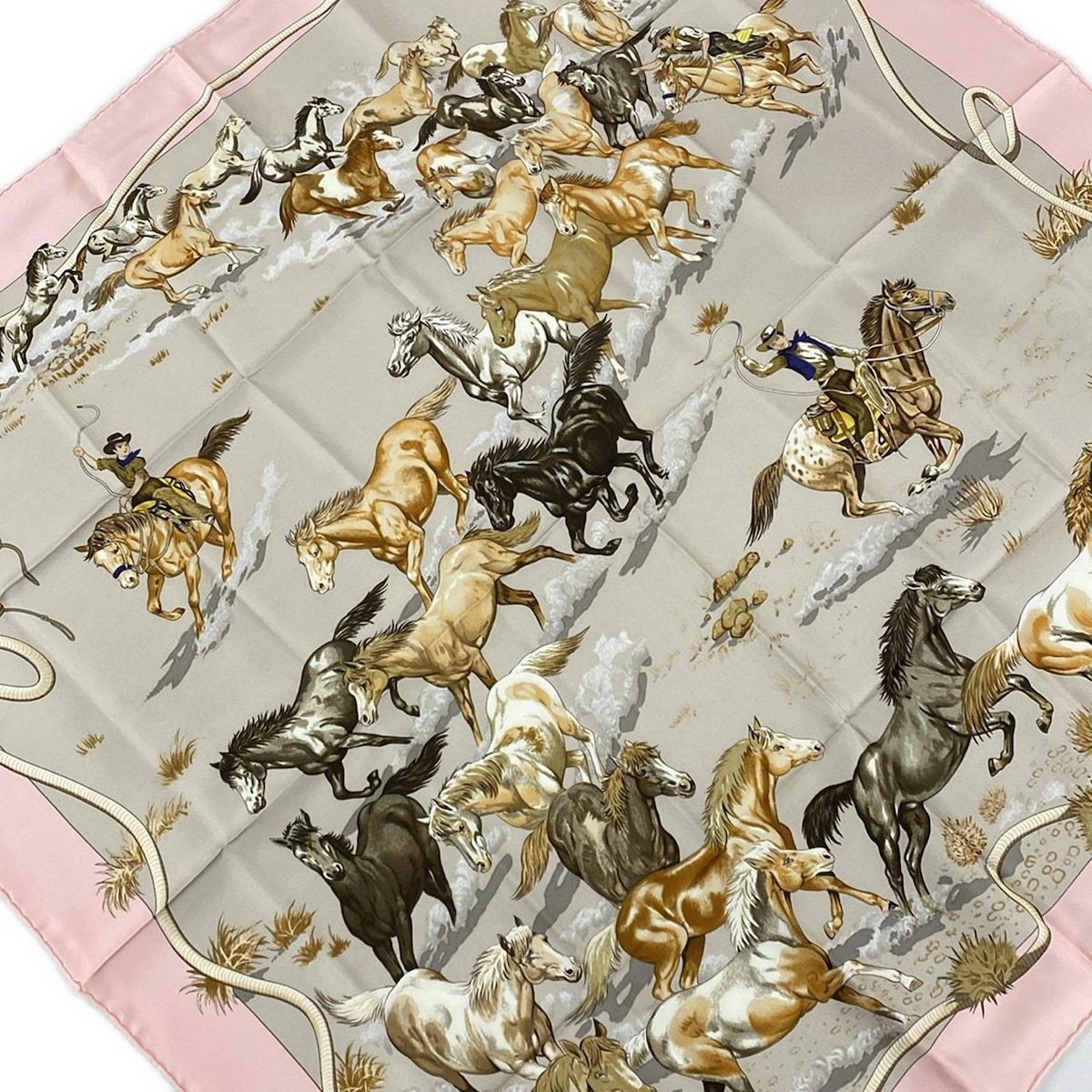 エルメス HERMES カレ ピンク×ライトブラウン×マルチ SOUS LE CEDRE 美品 スカーフ HERMES(エルメス) スカーフ カレ90 オレンジ×ライトブルー×マルチ AXIS