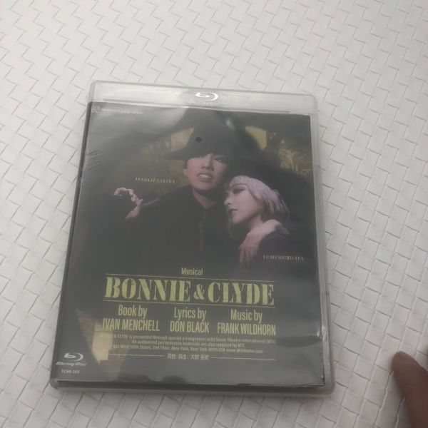 新品 BONNIE&CLYDE ボニーアンドクライド 宝塚　Blu-ray BONNIE & CLYDE (Blu-ray)＜中古品＞ | 宝塚アン