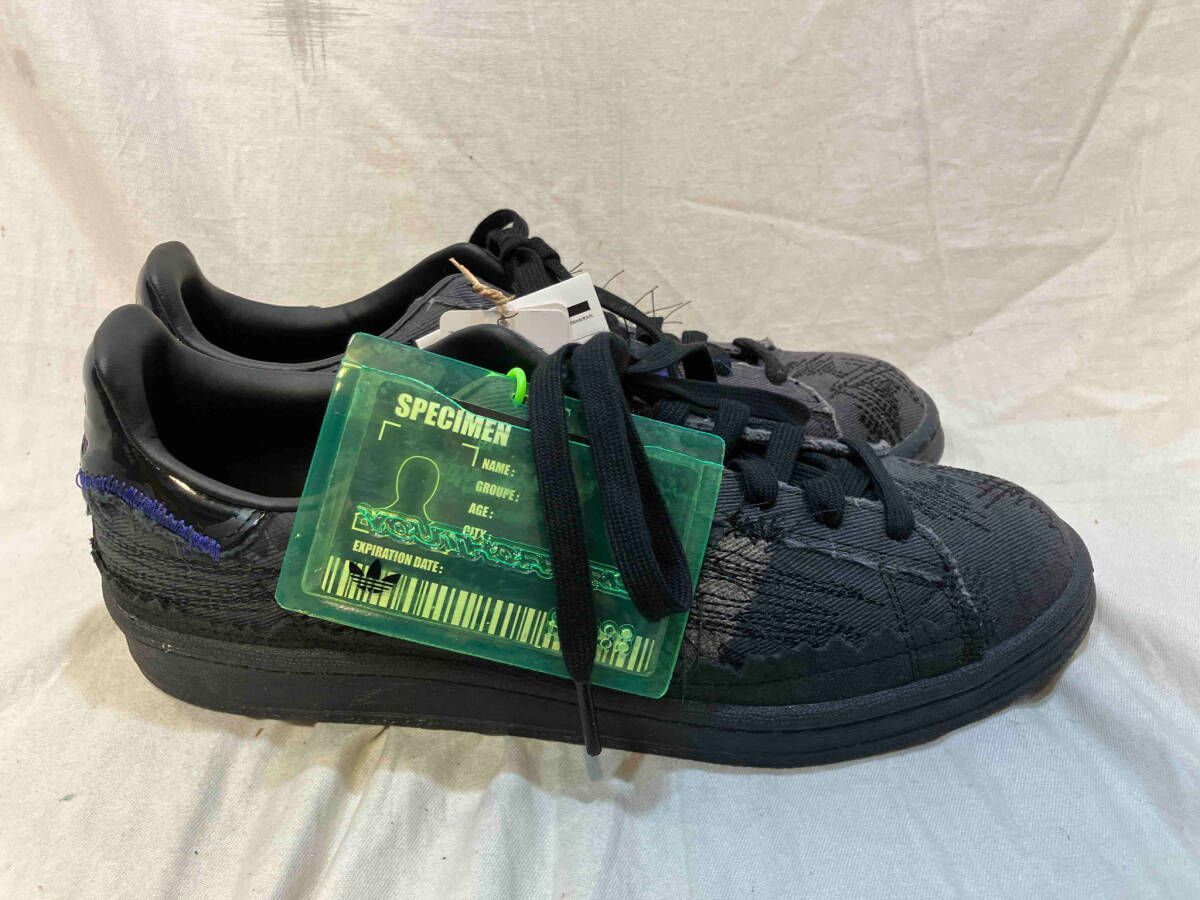 adidas スニーカー