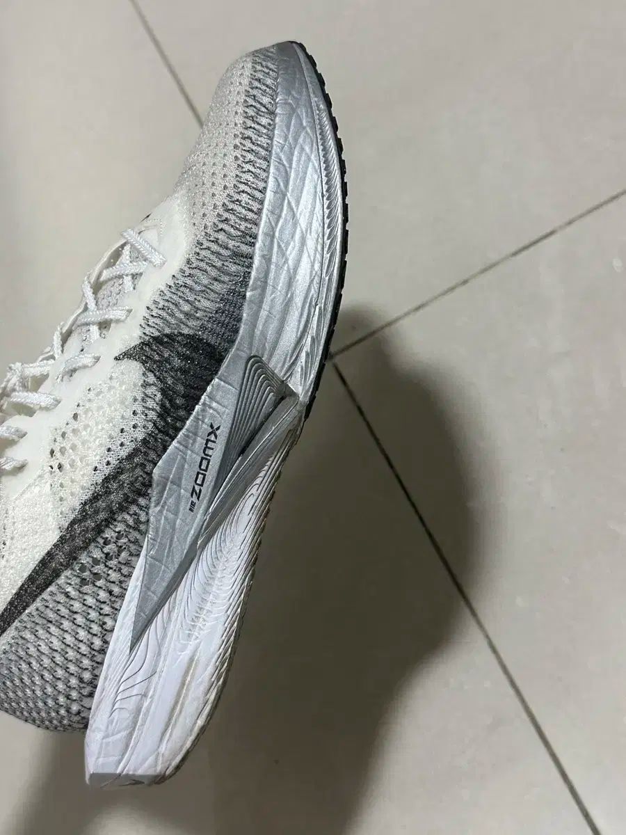 NIKE ナイキ ヴェイパーフライ 3 260