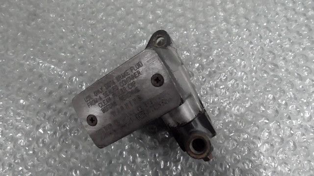 グラストラッカー BIGBOY NJ47A の マスターシリンダー:#1752110316