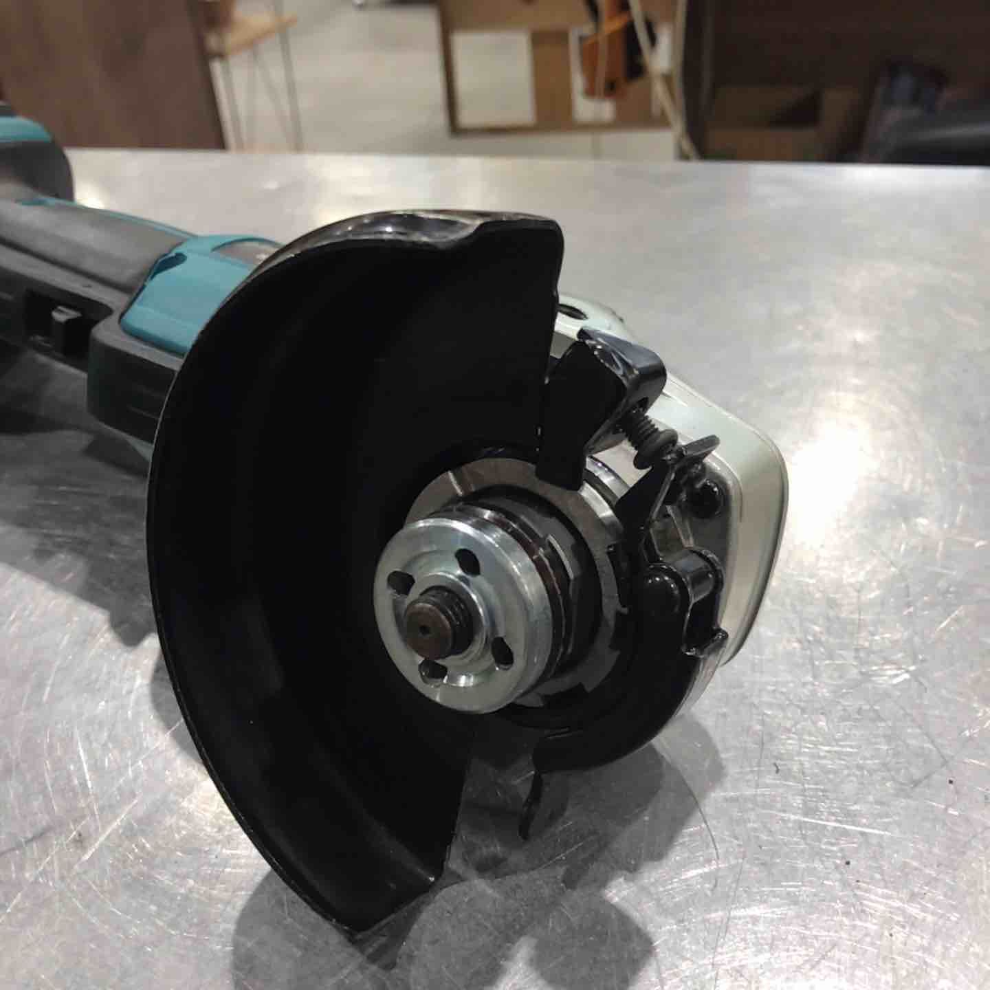 makita 100mmコードレスディスクグラインダ