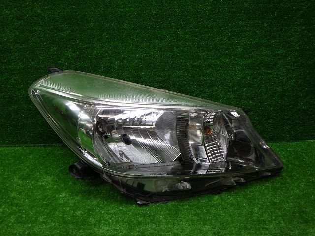 トヨタ NCP NSP 130|135 ヴィッツ 前期 右ヘッドライト ハロゲン 52-233 F0 250509039