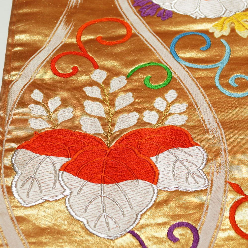 引き振袖 踊り着物 立涌に桐・菊唐草模様 刺繍 正絹 【 中古 裾引き 裾引 引き摺り お引き 着物 ひきずり 打掛 中古 打掛け 色打掛 お引き摺り 裾引 踊り 着物 踊り用着物 リサイクル着物 ステージ カラオケ】