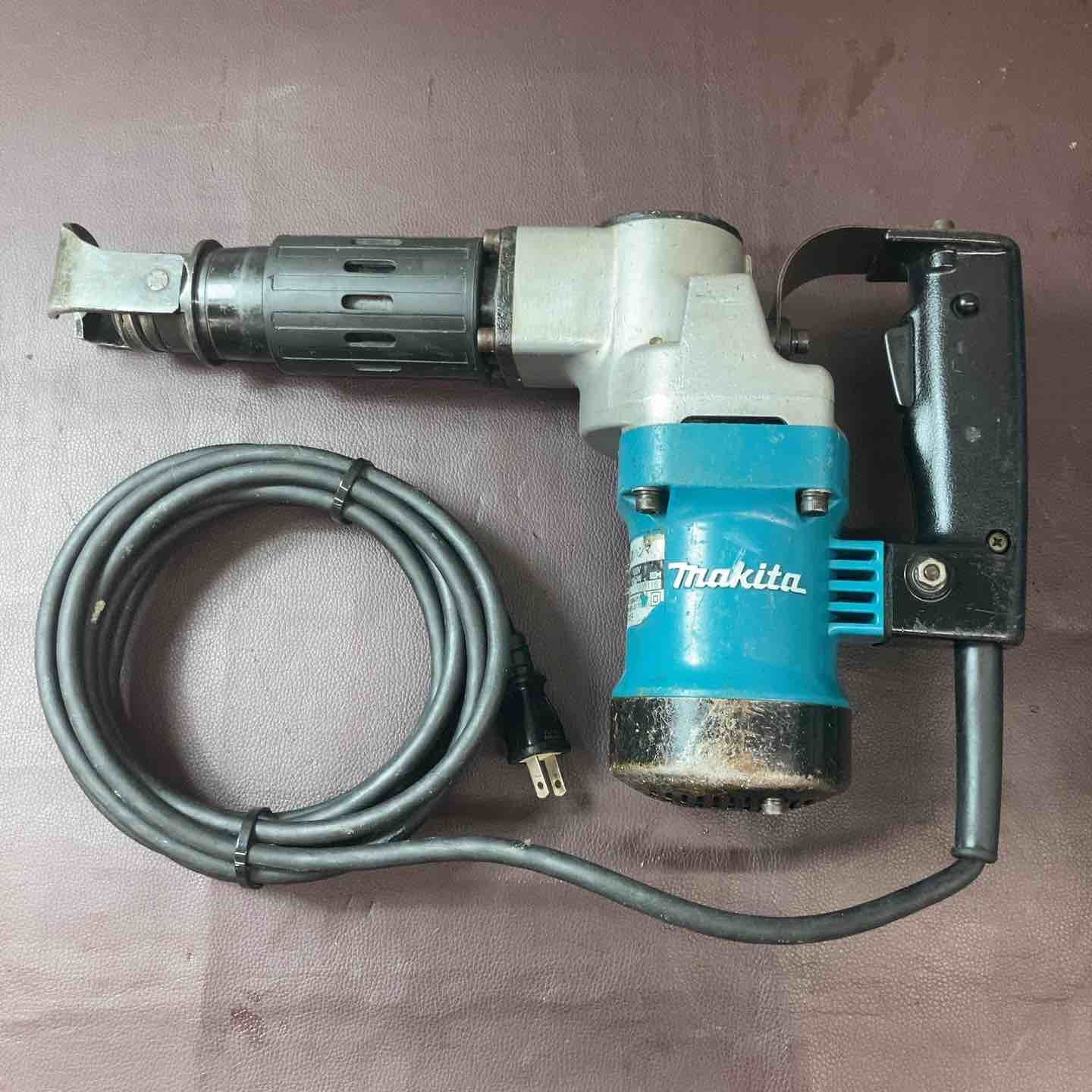 中古品】 ☆マキタ(makita) 電動ハンマ HM0810 【東大和店 中古品】 ☆マキタ(makita) 電動ハンマ HM0810 【東大和店