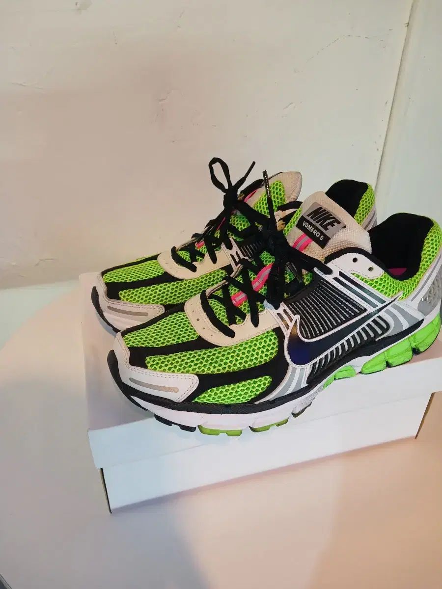 ズーム ボメロ 5 電気 グリーン 280 NIKE ナイキ HRDEVELOPMENT_JP