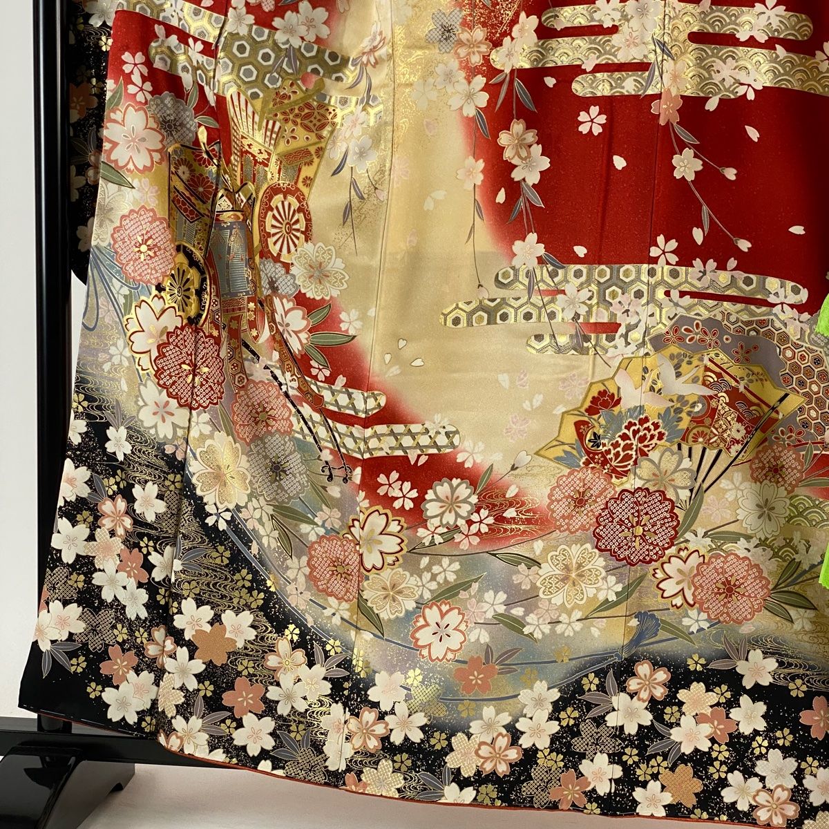 振袖 身丈162cm 裄丈64.5cm M 袷 雪輪 草花 金彩 箔 クリーム 正絹 名品 【