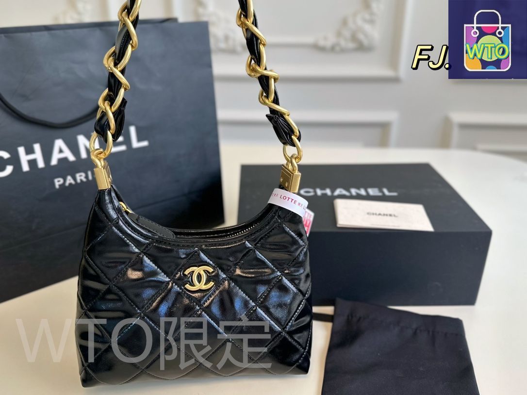 【おもち⠀】裏張りしていますCHANEL ブラックレザー 靴箱付き 2023/24 AW◇送料込【CHANEL】ローファー カーフスキン ブラック