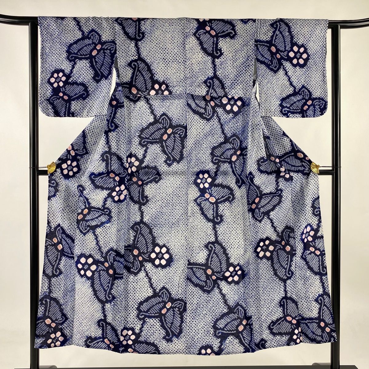 浴衣 身丈148cm 裄丈61cm S 絞り浴衣 蝶 絞り 紺色 綿 名品