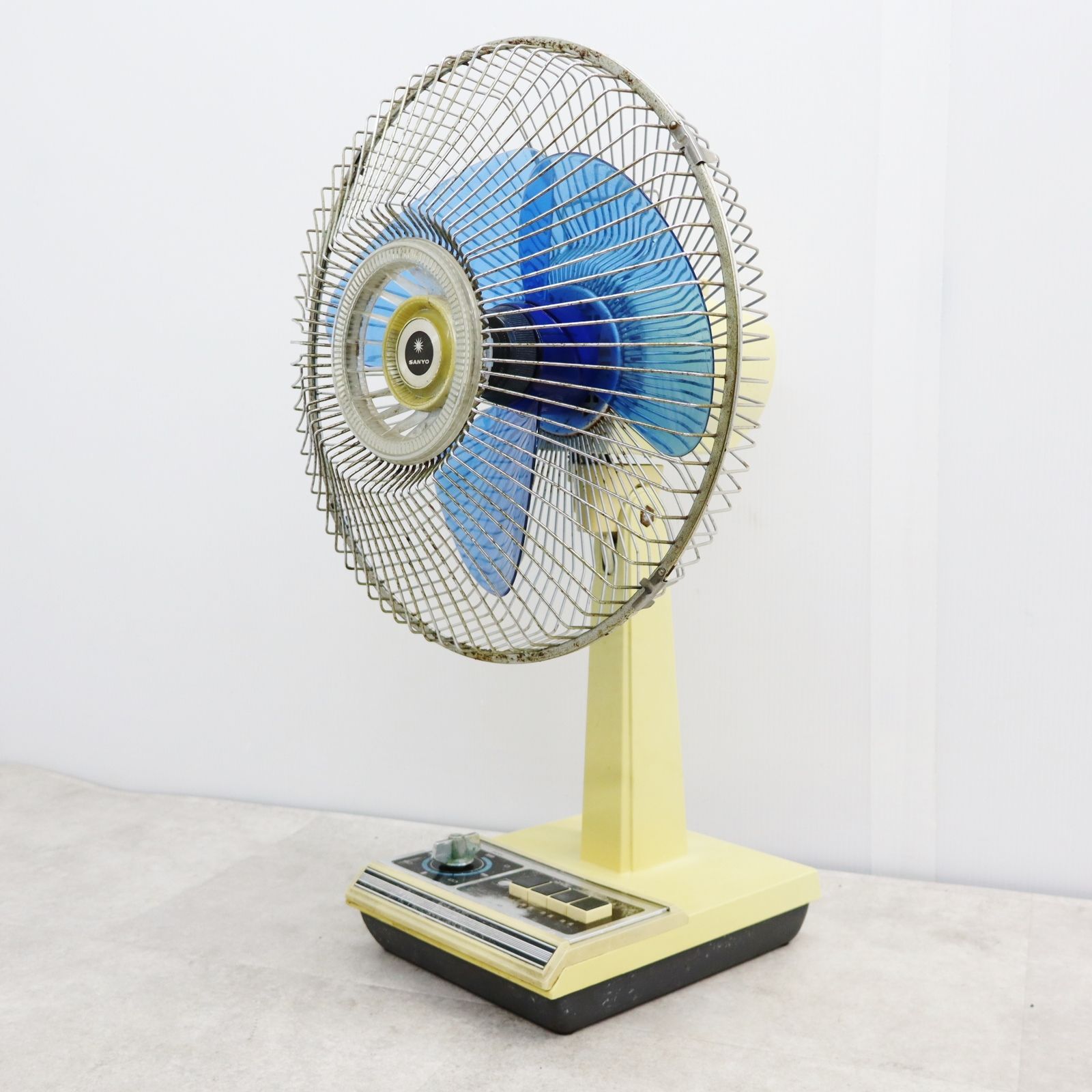 【新品未使用・可動品】卓上扇風機 1970年代 レア 昭和レトロ お値下げ！ 激レア、ナショナル 卓上扇風機 昭和レトロ家電 アンティーク