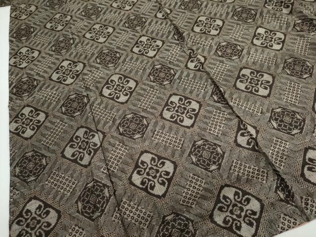 平和屋着物●希少　本場大島紬　龍郷絣　花菱文　正絹　逸品　DAAW5425ud 平和屋着物○希少 本場大島紬 龍郷絣 花菱文 正絹 逸品 DAAW5425ud