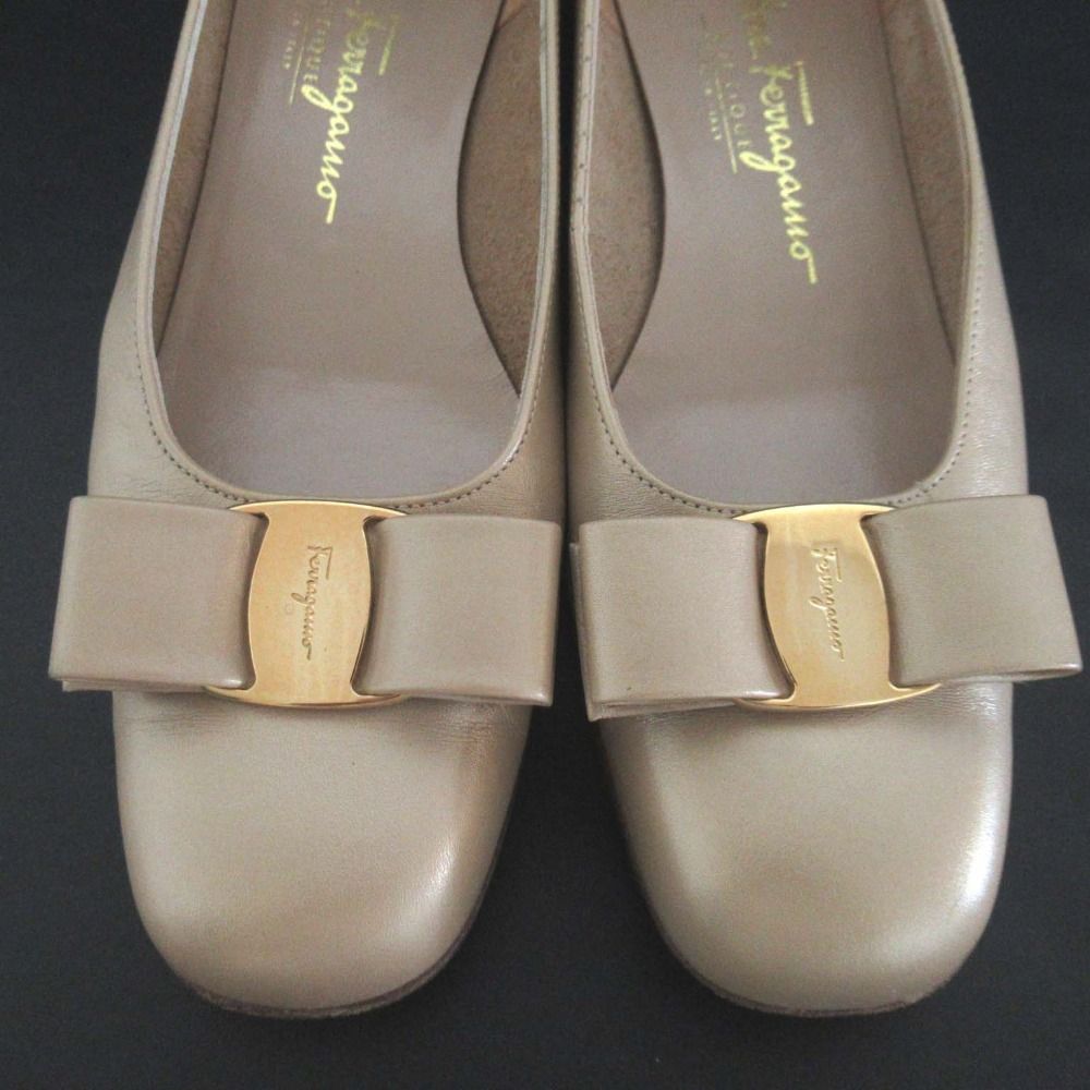 美品 salvatore ferragamo ヴァラリボン パンプス 【7C】 FERRAGAMO サルヴァトーレフェラガモ Salvatore Ferragamo