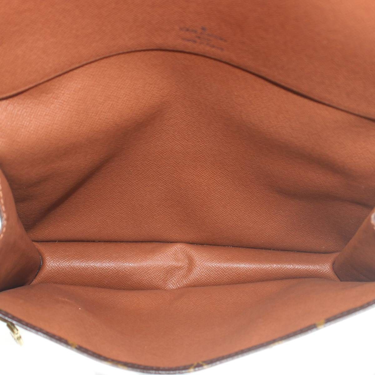 クラッチバッグ