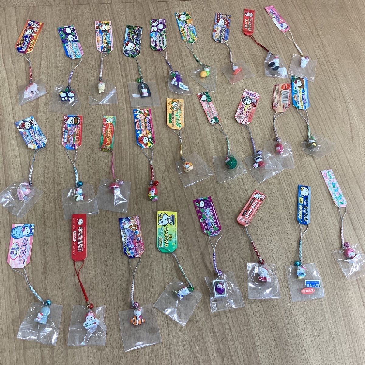I660 ご当地キティちゃん 根付けストラップ 26個セット