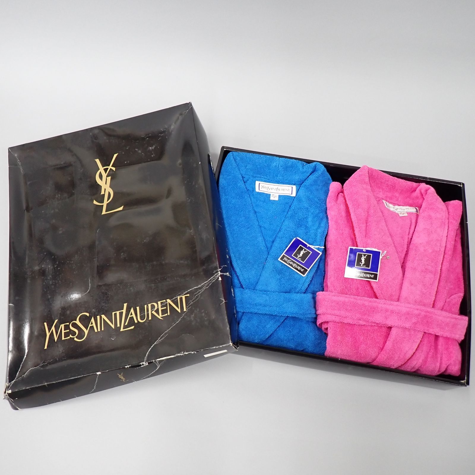 イヴサンローラン タオルケット 2枚　ピンク　ブルー イヴサンローラン タオルケット ピンク＆ブルー 2枚セット