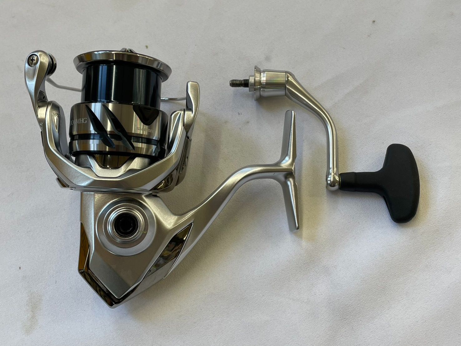 【新品購入 極美品】SHIMANO STRADIC 3000MHG リール シマノ 19 ストラディック 3000MHG / スピニングリール : つり具
