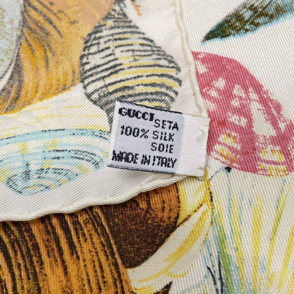 GUCCI グッチ　スカーフ　魚　サンゴ　海 GUCCI グッチ スカーフ 魚 サンゴ 海 - メルカリ