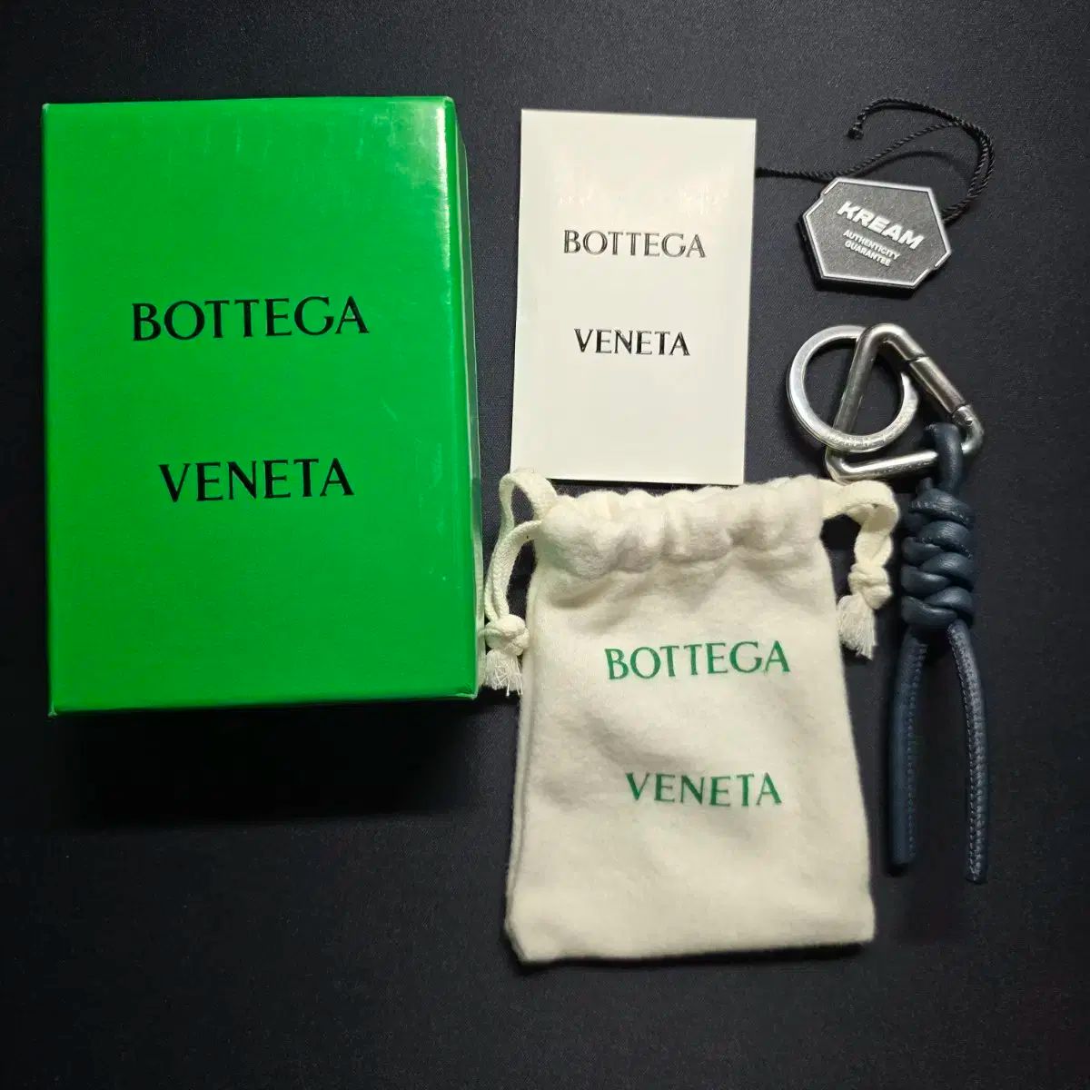 BOTTEGA VENETA(ボッテガヴェネタ) 三角形 キーリング ディープ