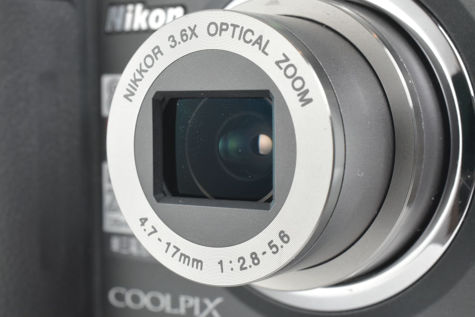 Nikon COOLPIX P50 コンパクトデジタルカメラ Nikon COOLPIX P50