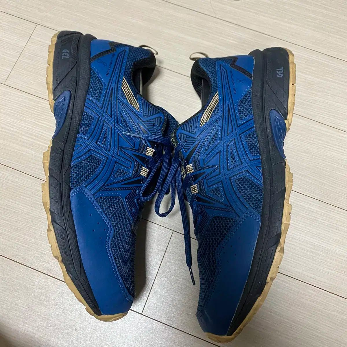 Asics(アシックス) ゲルベンチャー 8 ブルー 黒