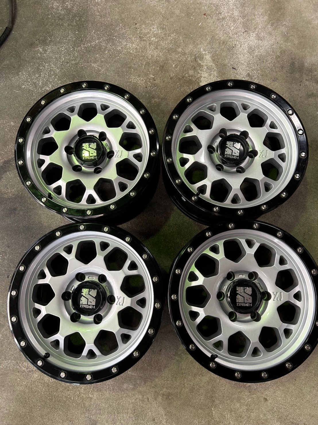 XTREME-J XJ04 17インチアルミホイール2本 MLJ 17インチ 5穴 114.3 7J XTREME-J XJ04 グロスブラック