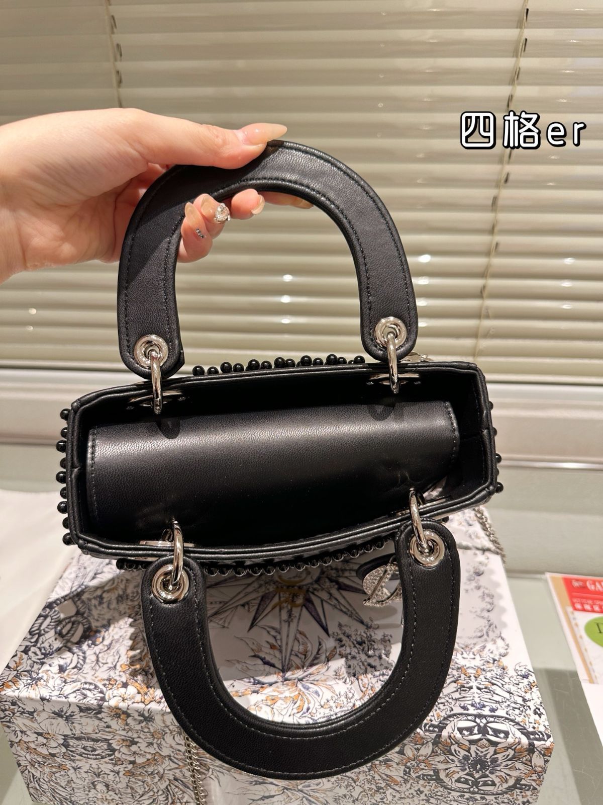 今日特価】Dior Lady Dior Sheepskin Bag with Foldable Gift