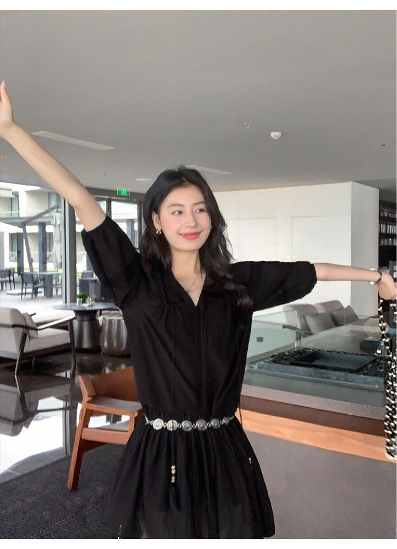 ♥ ホワイトVネックツーピース