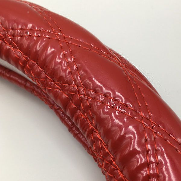 【在庫有・即納可】三菱 デリカD：5 CV#向け ハンドルカバー ステアリングカバー レッド 38-39CM キルト ダブルステッチ 汎用 太巻きタイプ